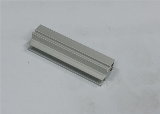Cina 6XXX Series Bentuk Profil Aluminium Extrusion Untuk Pintu Dan Windows pemasok