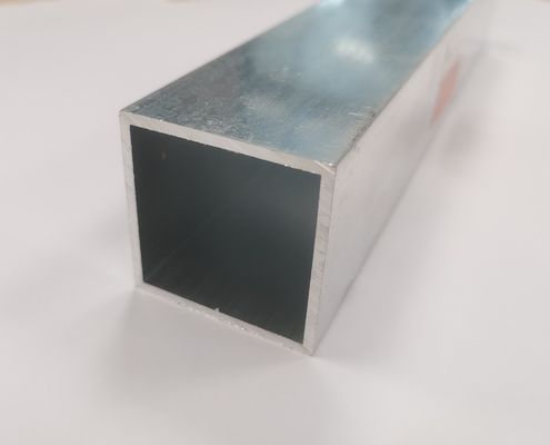 Mill Finish Aluminium Square Tube Extrusion Profile Dalam Ketebalan 2mm Disesuaikan