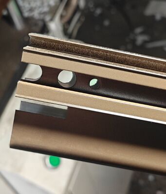 Profil geser aluminium yang diproduksi dengan lapisan bubuk untuk pasar Afrika Selatan